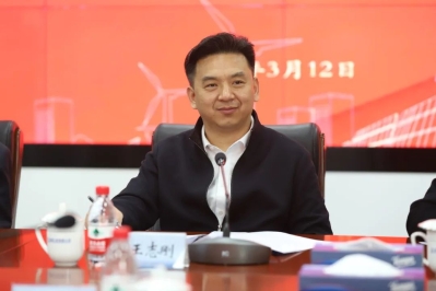 王志刚与贵州省黔西南州委副书记、州长黄兴文座谈交流-2